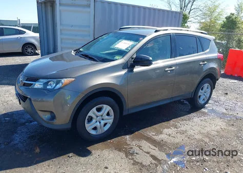 2015 Toyota Rav4 Le z USA, uszkodzony, nr VIN JTMBFREV0FD174829